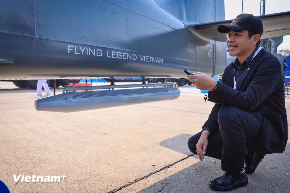 Le fuselage, les ailes, le train d'atterrissage et les accessoires sont entièrement fabriquées et assemblées dans l'usine Flying Legend Vietnam dans la province de Vinh Phuc. L'avion répond à des normes techniques élevées dans le domaine de l'aviation. Photo : Hoai Nam/Vietnam+