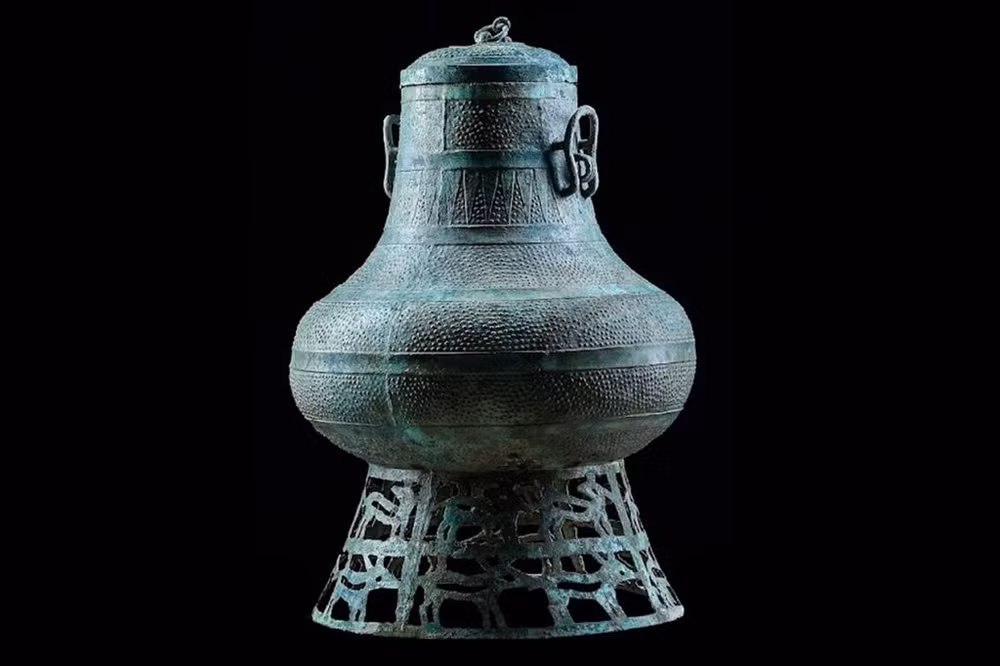 vase en bronze de Dông Son.jpg