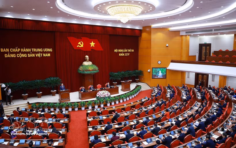 Ouverture du troisième Plénum du Comité central du Parti du 14e mandat. Photo: VNA