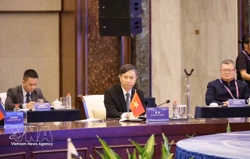 Le vice-ministre vietnamien des Sciences et des Technologies, Hoang Minh, s'exprime lors de l'événement. Photo: VNA