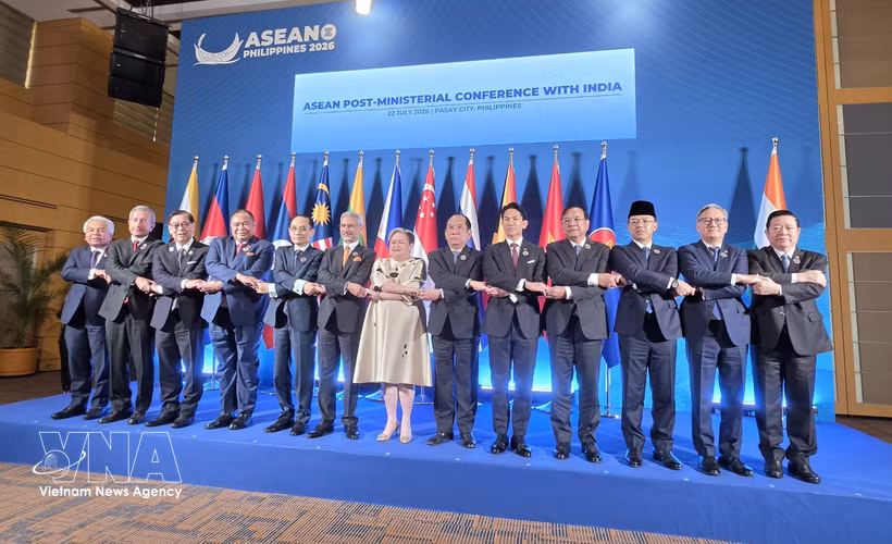 Les ministres participent à la réunion des ministres des Affaires étrangères de l’ASEAN et de l’Inde. Photo: VNA