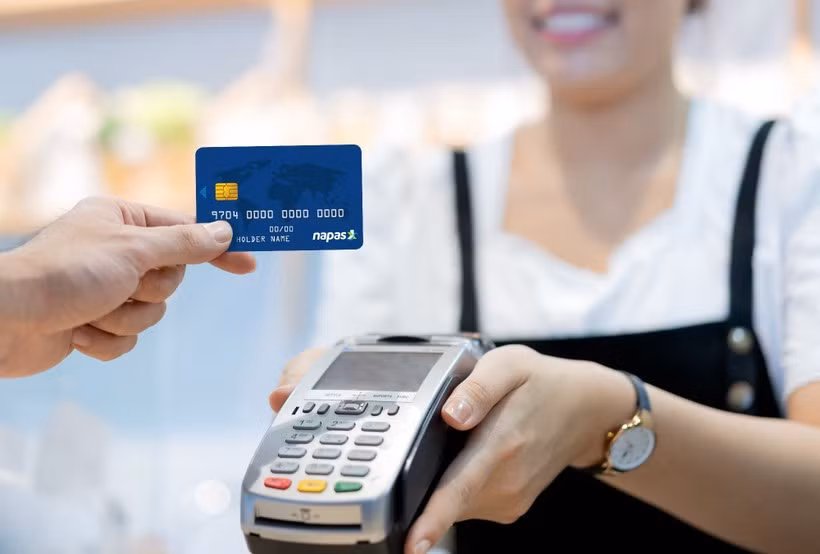 Les paiements sans espèces dépassent largement l'objectif fixé. Photo : Vietnam+