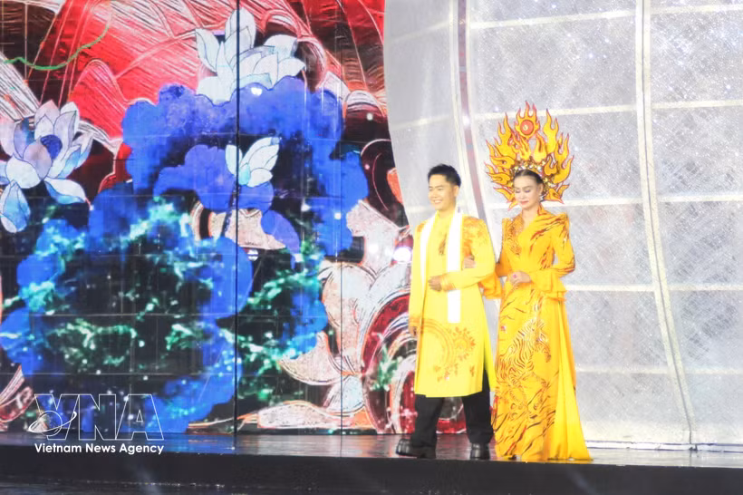 Ouverture du 12e Festival de l’ao dai de Ho Chi Minh-Ville 2026, placé sous le thème "Fils de soie dorée – Tisser des aspirations", le 6 mars. Photo: : VNA