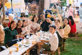 Visiteurs au Festival de la culture culinaire de Saigontouris 2026. Photo : tuoitre.vn