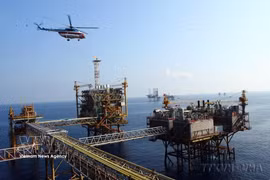 Plateforme centrale de traitement n°2 du champ pétrolifère de Bach Hô exploitée par la coentreprise Vietsovpetro. Photo : VNA