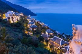 L’InterContinental Dà Nang Sun Peninsula Resort arrive en tête dans la catégorie des complexes hôteliers insulaires et balnéaires. Photo: NDEL