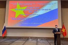 Le consul général du Vietnam Nguyên Dang Hiên à Vladivostok s’exprime lors de la cérémonie. Photo: VNA