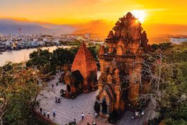 Les tours de Ponagar à Nha Trang (Centre). Photo : VNA
