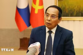 Bounthong Chitmany, membre du Politburo et membre permanent du Secrétariat du Comité central du Parti révolutionnaire populaire lao (PPPL) et vice-président lao. Source : VNA) 