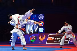 L’équipe féminine vietnamienne de kata lors de sa performance victorieuse aux championnats d’Asie. Photo : AKF