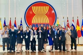 Les représentants du SPS Vietnam et les membres de la délégation des négociateurs, en Indonésie. Photo : SPS Vietnam