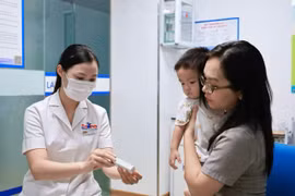 Pour prévenir les maladies infectieuses comme l'encéphalite japonaise, la vaccination reste l'arme la plus efficace. Photo: suckhoedoisong.vn
