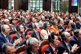 Délégués vietnamiens et internationaux au 7e congrès national de l’Union des organisations d’amitié du Vietnam, à Hanoi, le 14 septembre. Photo : VNA