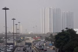 La capitale a mis en œuvre diverses mesures pour lutter contre la pollution atmosphérique, en particulier durant la saison sèche. Photo: baochinhphu.vn