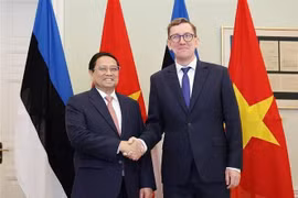 Le Premier ministre vietnamien Pham Minh Chinh (à gauche) et son homologue estonien Kristen Michal à Tallinn, le 6 juin 2025. Photo : VNA