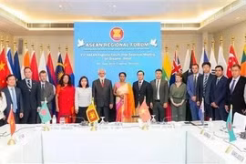 Délégués participant à la 23e réunion intersessions du Forum régional de l'ASEAN sur les secours en cas de catastrophe. Photo publiée par la VNA