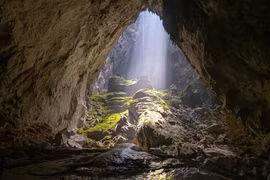 La grotte de Son Doong, la plus grande grotte du monde, mesure environ 9 km de long. Photo : Shutterstock