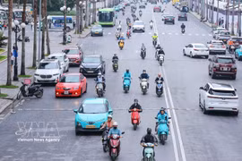Les véhicules électriques gagnent du terrain à Hanoi. Photo : VNA
