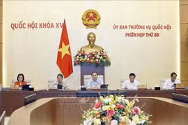 Le président de l’Assemblée nationale Trân Thanh Mân (centre) s’exprime lors des débats sur le projet de loi sur la presse (amendée), à Hanoi, le 8 octobre. Photo : VNA