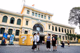 La Poste centralede Hô Chi Minh-Ville, construite de 1886 à 1891, est l’un des plus anciensbâtiments de la mégapole du Sud. Photo: VNA