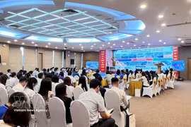 Pour s'implanter sur le plus grand marché mondial, les entreprises vietnamiennes doivent changer de perspective : passer d'une logique de « vente aux États-Unis » à celle de « faire des affaires aux États-Unis ». Photo: VNA