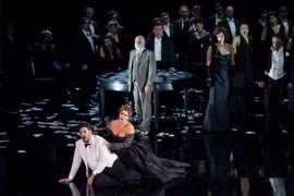 Plus de 100 artistes du Teatro Lirico Giuseppe Verdi de Trieste joueront «La Traviata» à l'Opéra Hô Guom, à Hanoi. Photo : Organisateurs