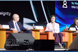 La directrice générale de l’Agence vietnamienne d’information (VNA) Vu Viêt Trang s’exprime lors du forum «Dialogue sur les fausses informations 4.0» à Moscou, le 22 septembre. Photo : VNA