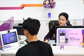 Les banques commerciales ont déployé une série d’initiatives destinées à garantir la sécurité des transactions de leurs clients. Photo : cafef.vn