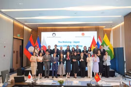La vice-ministre des Affaires étrangères Nguyên Minh Hang, ainsi que des hauts officiels et des représentants du Cambodge, du Laos, du Myanmar, de la Thaïlande, du Vietnam et du Japon. Photo: Ministère des Affaires étrangères