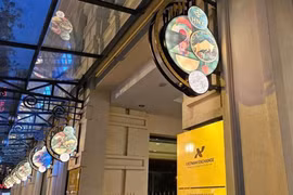 Devant le siège de la Bourse de Hanoi (HNX). Photo : CTV/CVN