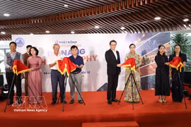 Lancement officiel du concours de photographie «Global Eyes on Dà Nang». Photo : VNA
