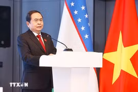 Le président de l’Assemblée nationale du Vietnam, Trân Thanh Mân, s’exprime lors de la table ronde des affaires Vietnam-Ouzbékistan, le 8 avril, à Tachkent. Photo: VietnamPlus