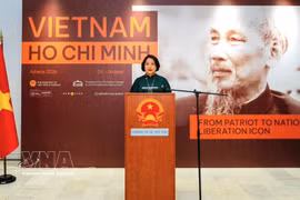 L’ambassadrice du Vietnam en Grèce, Pham Thi Thu Huong, s’exprime lors de l’événement. Photo : VNA