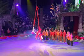 Une scène du numéro de cirque "L'histoire du village de Hô". Photos: CVN