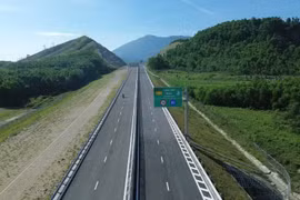 L'autoroute Nord-Sud, section Vung Ang-Bung, est ouverte à la circulation. Photo: VietnamPlus