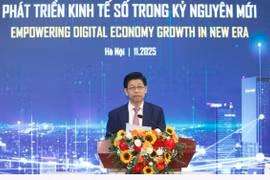 Pham Van Hoành, rédacteur en chef du journal Tài chinh – Dâu tu (Finance – Investment) lors de l’événement, à Hanoi, le 25 novembre. Photo : baodautu.vn