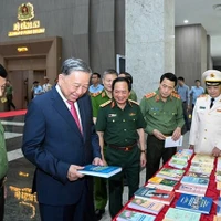Les forces de sécurité publique saluées pour leur adhésion aux idéaux du Président Ho Chi Minh
