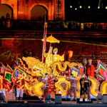 Un programme artistique mettant en valeur le riche patrimoine culturel de la Citadelle impériale de Thang Long lors de la saison des festivals de 2025. Photo : Comité d'organisation