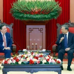 Le secrétaire général du Parti communiste du Vietnam (PCV), To Lam (droite), reçoit l'ambassadeur des États-Unis, Marc Knapper, venu lui dire au revoir au terme de son mandat au Vietnam. Photo: VNA