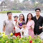 La famille constitue le fondement du bonheur et du développement durable. Photo: VNA