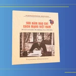 Un livre photo célèbre un siècle de la presse révolutionnaire vietnamienne