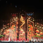 Le développement des plateformes numériques et du streaming légal, ainsi que de grands concerts et programmes musicaux réunissant des dizaines de milliers de spectateurs, a témoigné du potentiel du marché intérieur et d’une capacité d’organisation de niveau international. Photo: VNA