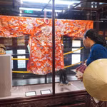L’exposition rassemble plus de 100 objets et ensembles d’objets datant de la dynastie des Nguyen, issus de 23 collections privées. Photo: VNA