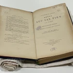 Cette œuvre a été imprimée en écriture vietnamienne Quoc ngữ en 1883. Photo: VNA 