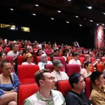 Les participants au festival Star Nhà Ease, l'unique événement cinématographique vietnamien au Royaume-Uni. Photo: VNA