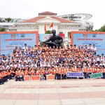 Les enfants du Vietnam, du Laos et du Cambodge participent au 8e Festival des enfants du Vietnam, du Laos et du Cambodge, placé sous le thème « Les Bras de l'amitié ». Photo: VNA