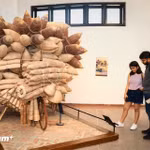 Grâce à une scénographie originale et à des technologies modernes, chaque espace d’exposition propose une expérience immersive permettant aux visiteurs de découvrir la richesse historique et culturelle des ethnies vietnamiennes. Photo : Vietnam+