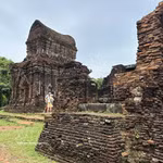 Situé dans la commune de Thu Bon, à Da Nang, le sanctuaire de My Son est réputé pour son architecture monumentale. Photo: VNA