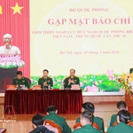 Conférence de presse sur le 10ᵉ Échange d’amitié de défense Vietnam-Chine. Photo: VNA