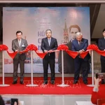 Ouverture de l'exposition sur les traces du président Hô Chi Minh en Russie à Hanoï. Photo: VNA